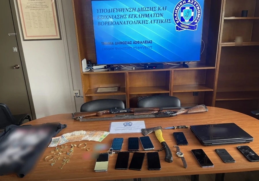 Επιχείρηση «σκούπα» σε Αχαρνές, Ζεφύρι και Άνω Λιόσια. Εξαρθρώθηκε εγκληματική οργάνωση που εξαπατούσε ηλικιωμένους (βίντεο)