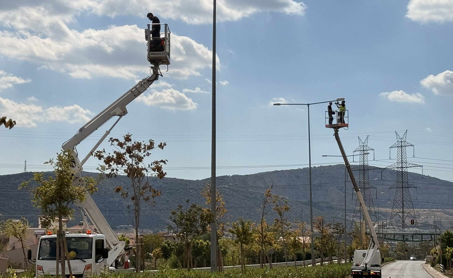 Δήμος Φυλής: Πριν στεγνώσει το μελάνι των υπογραφών ξεκίνησε η ενεργειακή αναβάθμιση σε δημοτικά κτίρια, σχολεία και δρόμους