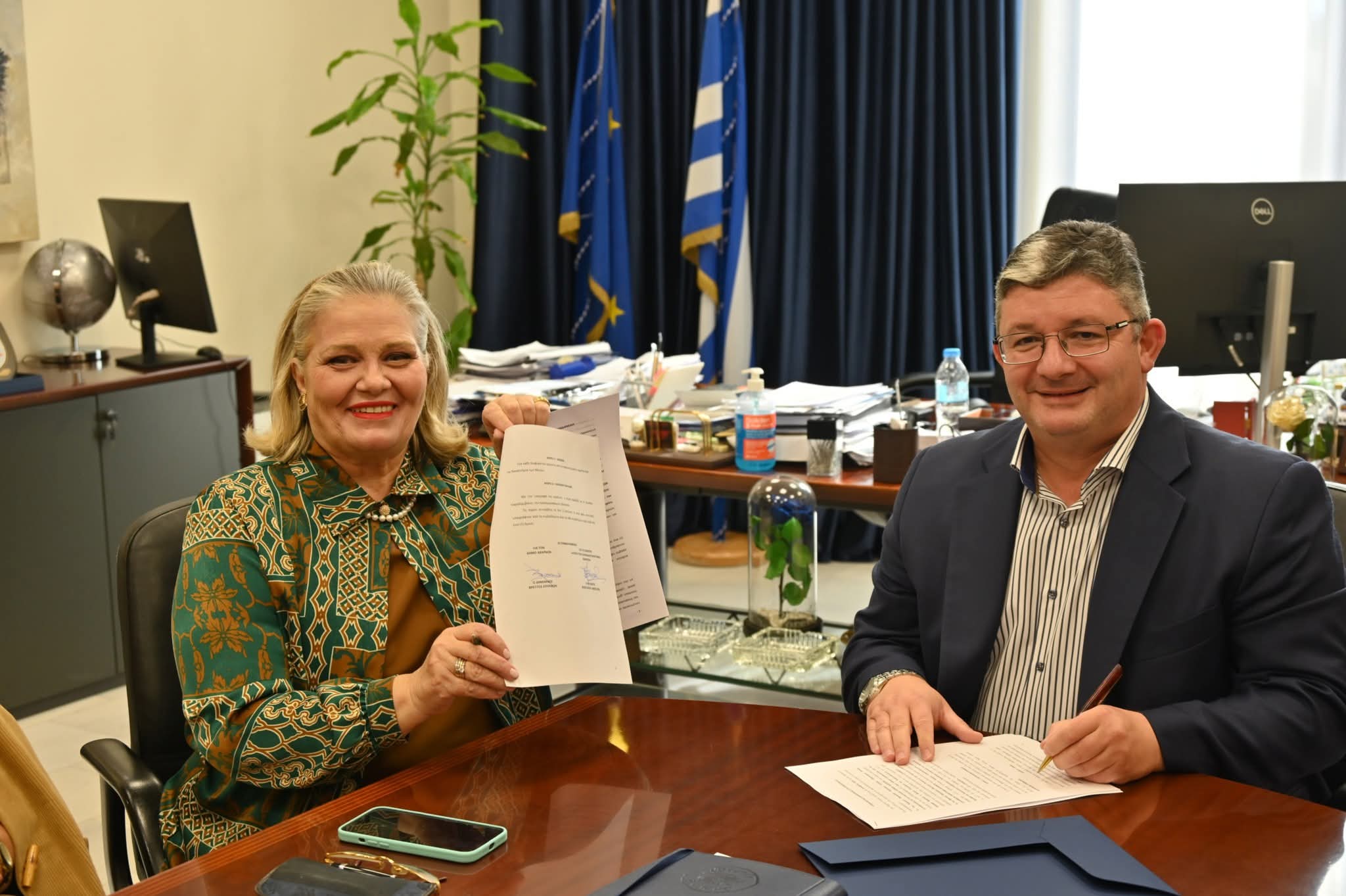Το Λύκειο Ελληνίδων Αχαρνών αποκτά τη δική του στέγη με την υπογραφή του Σπύρου Βρεττού