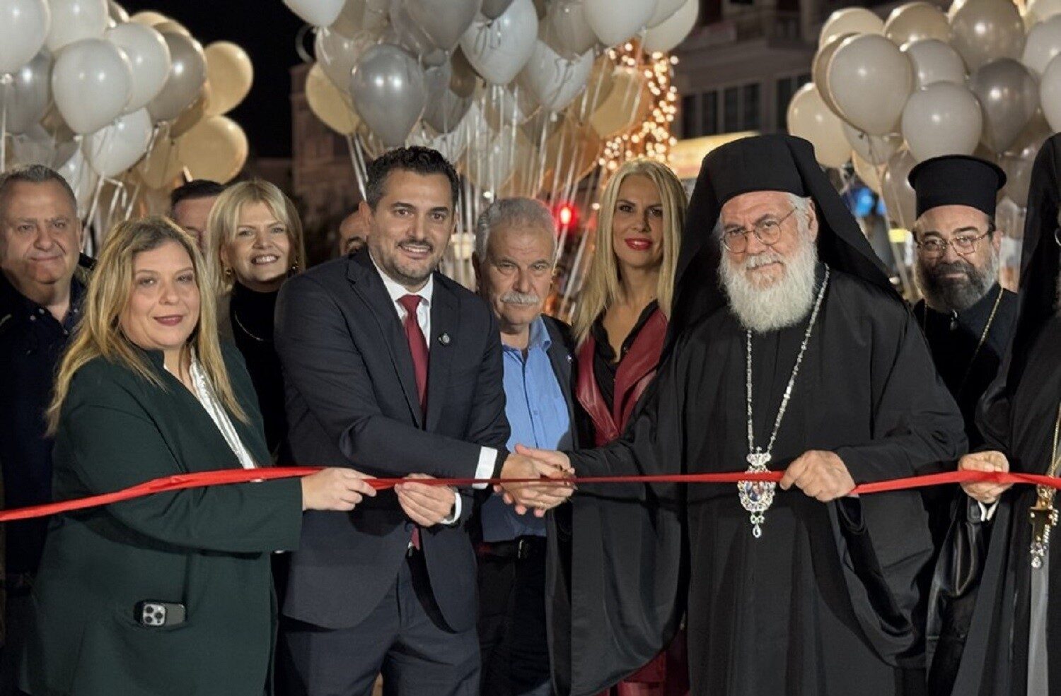 Εγκαίνια στην ανανεωμένη κεντρική πλατεία του Δήμου Αγίων Αναργύρων-Καματερού – Έργο που αλλάζει την όψη της πόλης