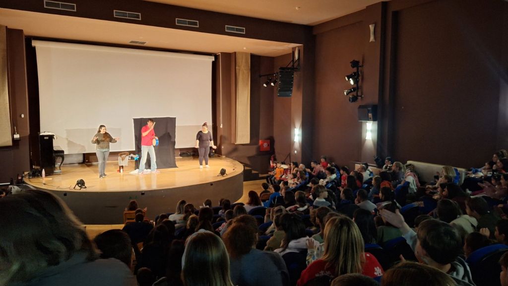 Ενθουσίασαν «Μικροί Βιβλιοεξερευνητές» και Δημοτικό Ωδείο Πετρούπολης