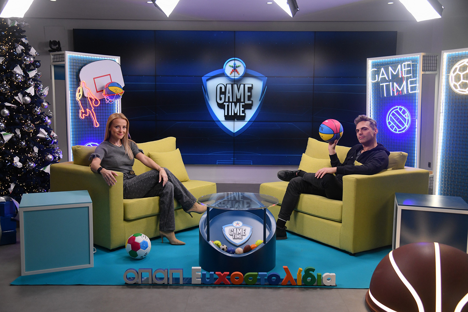 O Γιώργος Παπαγεωργίου στο Game Time στέλνει διπλά χαμόγελα στα παιδιά με τα Ευχοστολίδια του ΟΠΑΠ