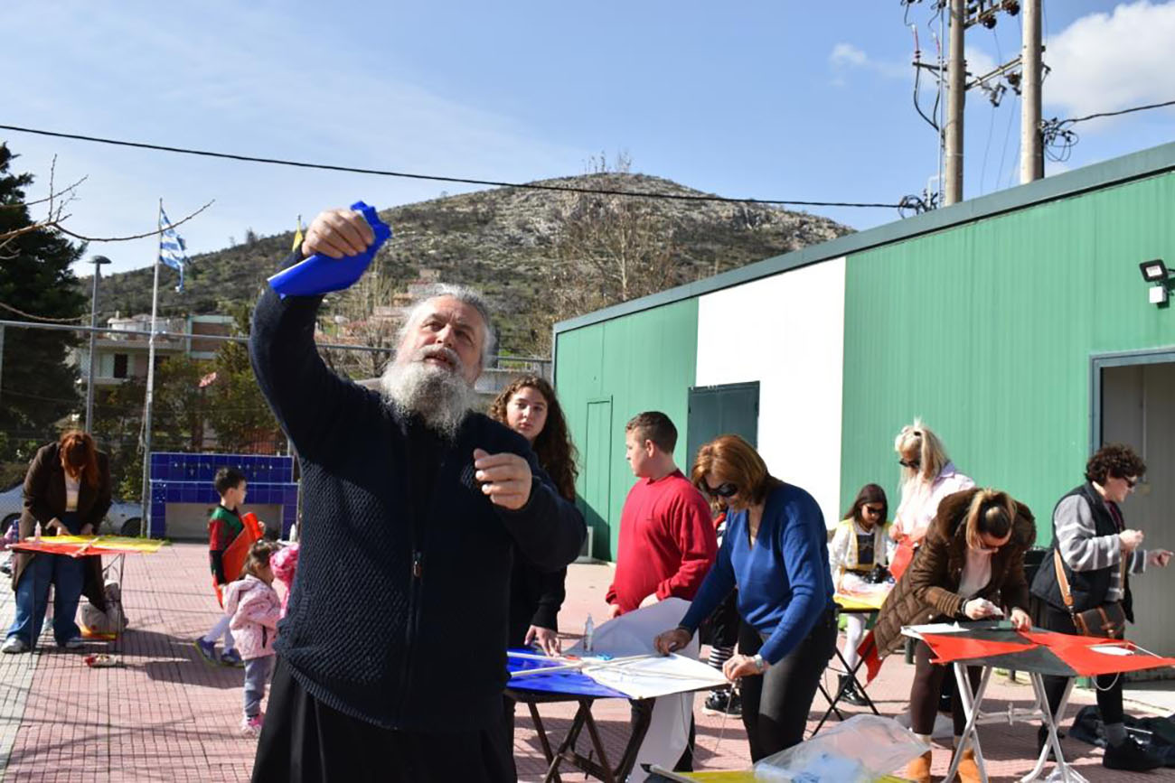 Πλημμύρισε πολύχρωμους χαρταετούς το “Λιβάδι” στη Φυλή