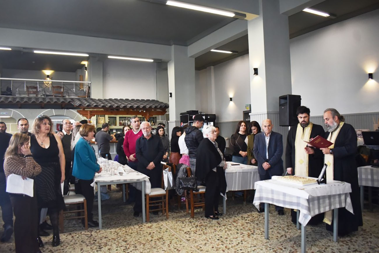 Με κέφι και χαμόγελα έκοψαν την πίτα τους οι κάτοικοι στον Οικισμό Γεννηματάς ΙΙ Άνω Λιοσίων