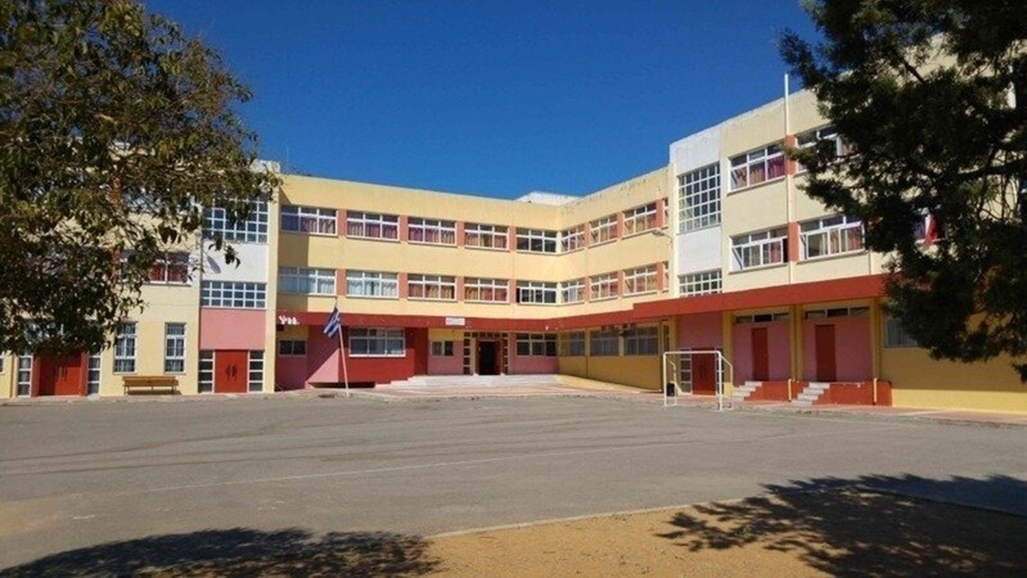 Ψήφισμα μαθητών 1ου Γυμνασίου Αχαρνών για τα Τέμπη