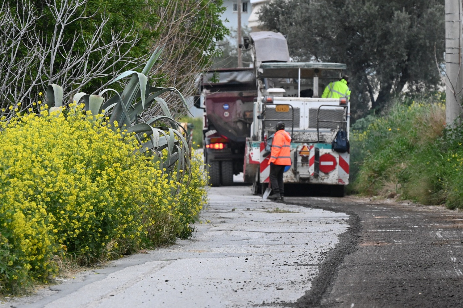 Αχαρνές: Αποκατάσταση οδοστρώματος στη Νίκου Καζαντζάκη στην Αγία Άννα