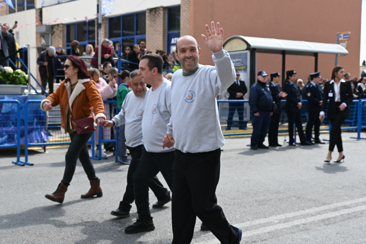 Ξεχωριστή παρουσία του ΚΔΑΠ ΑμεΑ «Αρωγή» και της ΣΥΔ «Βαμβακάρειο» στην παρέλαση του Δήμου Αχαρνών