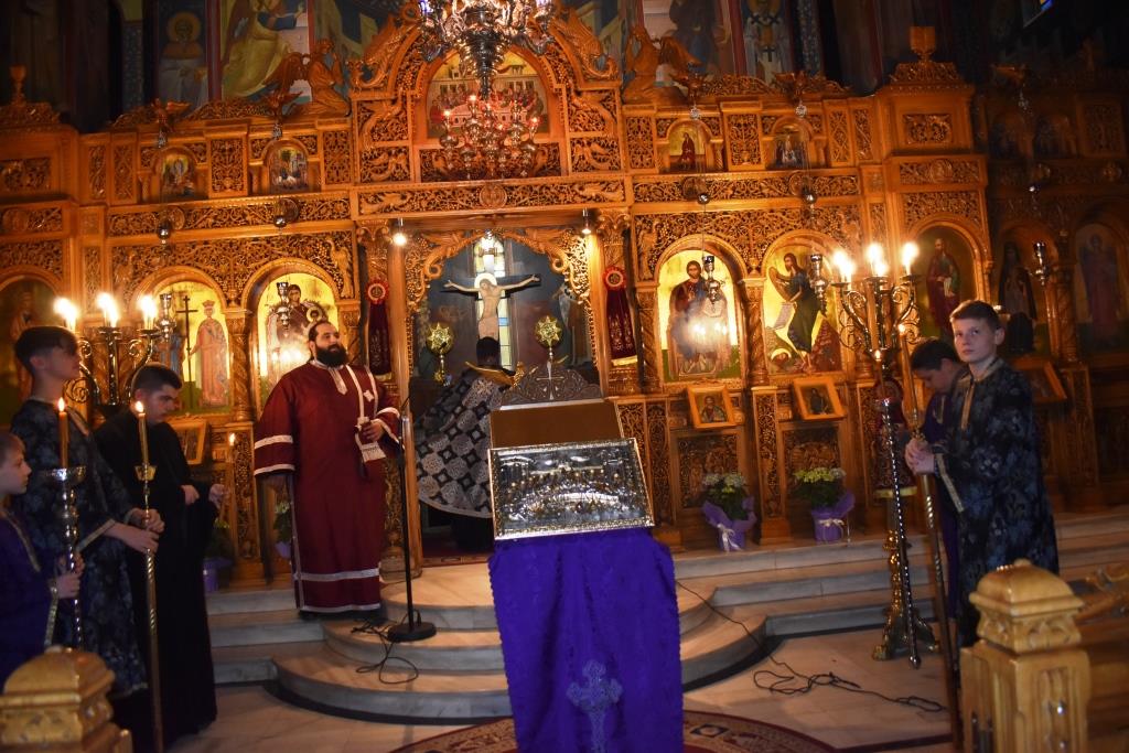 Κατάνυξη και συμβολισμοί στον Ι.Ν. Αγίων Κωνσταντίνου και Ελένης Άνω Λιοσίων τη Μεγάλη Τετάρτη