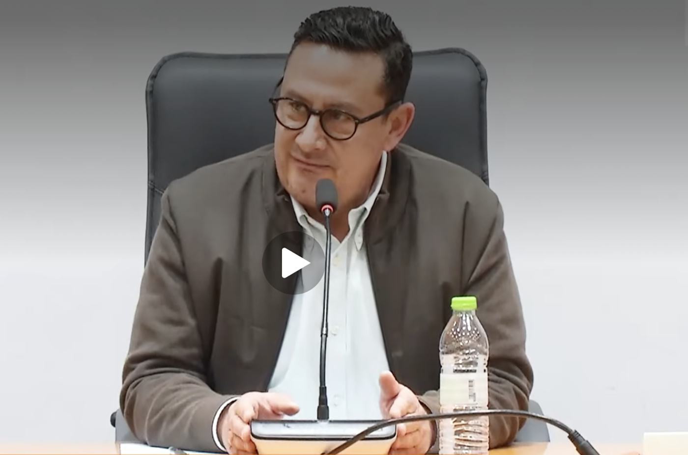 Σε “τεντωμένο σκοινί” οι συνεδριάσεις στο Δημοτικό Συμβούλιο Ιλίου – Εξαντλεί κάθε όριο αυστηρότητας ο Δημήτρης Κουκουβίνος