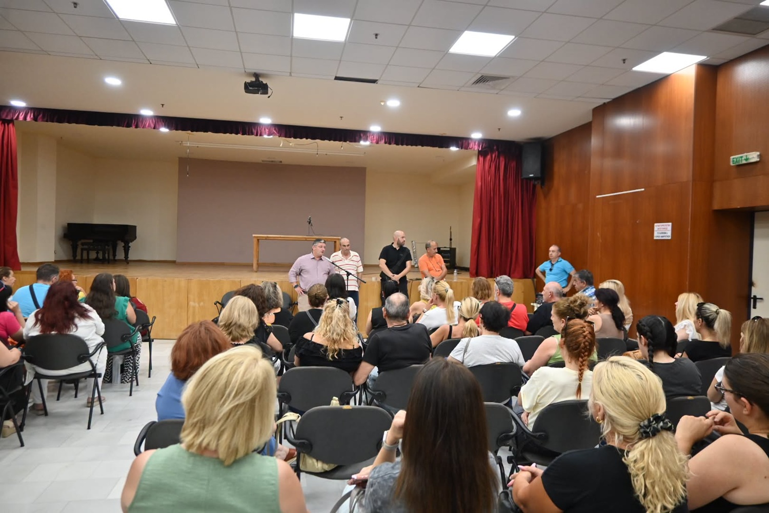 Σπύρος Βρεττός: Βάζει τέλος στην εργασιακή ανασφάλεια συμβασιούχων του Δήμου Αχαρνών