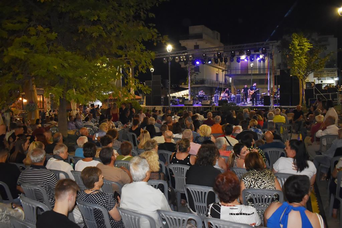 Δεκαπενταύγουστος στη Φυλή: Με τον Γιώργο Βελισσάρη άνοιξε η αυλαία των πολιτιστικών εκδηλώσεων